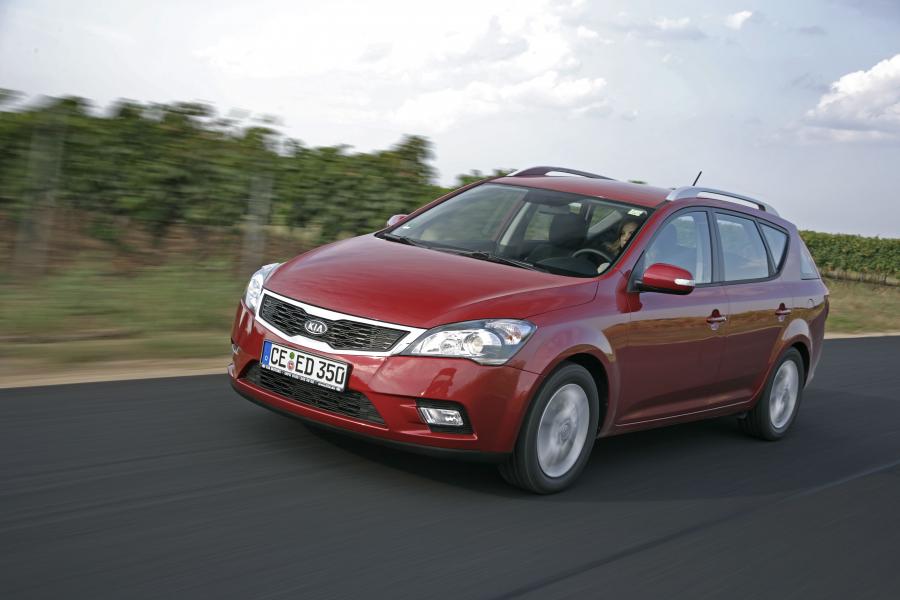  Kia cee&rsquo;d SW 2009 года  (фото 1 из 61)